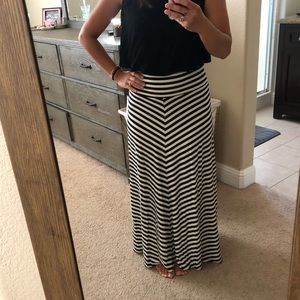 Apt. 9 striped maxi skirt black white small